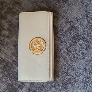 Michael Kors Cream Wallet